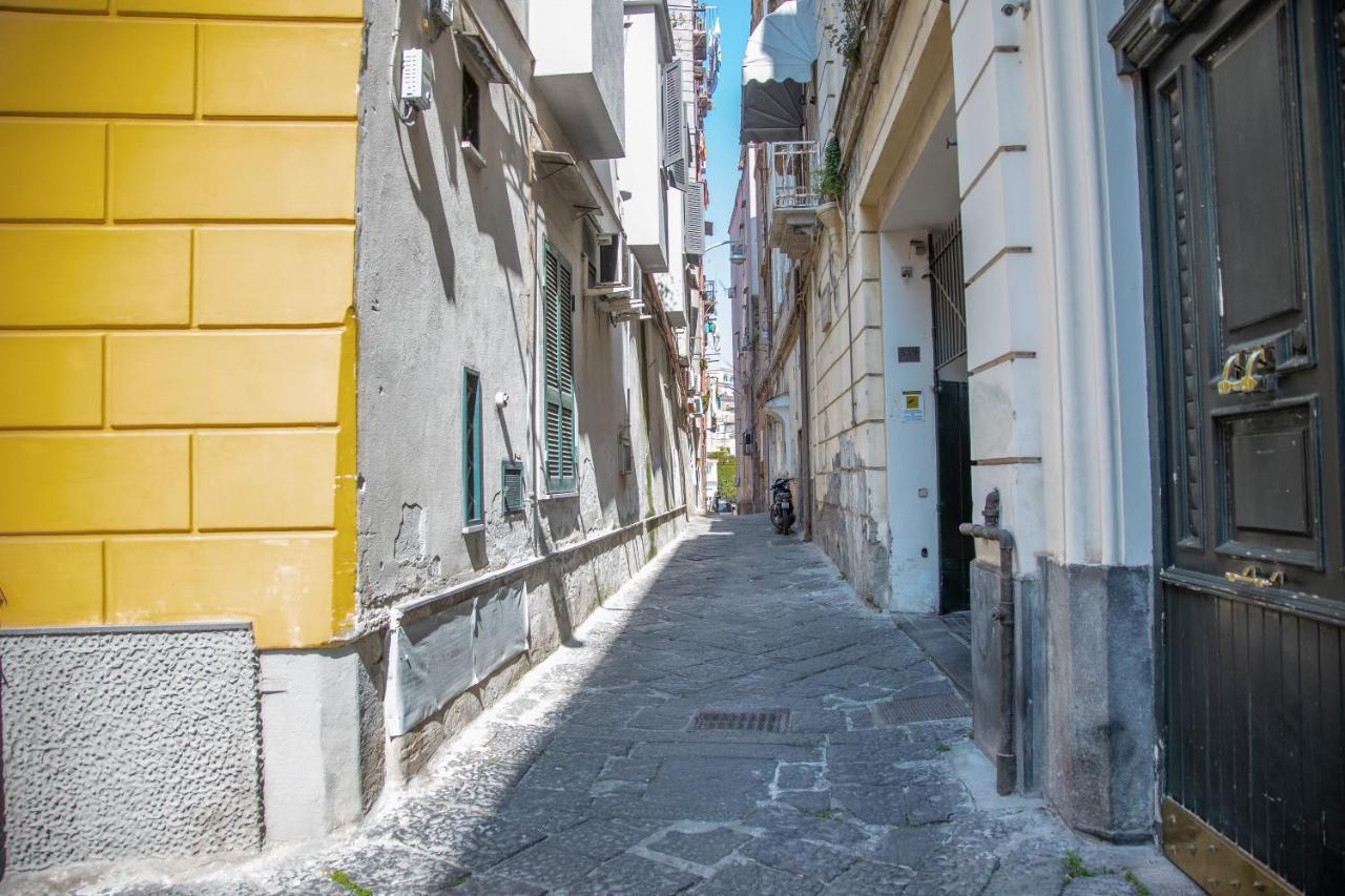 La Tana Dei Pirati 2 Apartment Napoli Bagian luar foto